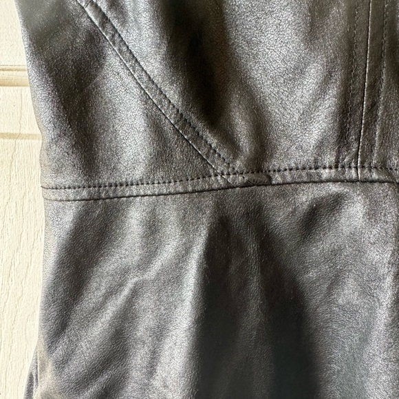 Sanctuary Clothing • Faux Leather Peplum Top • XS - Picture 2 of 6